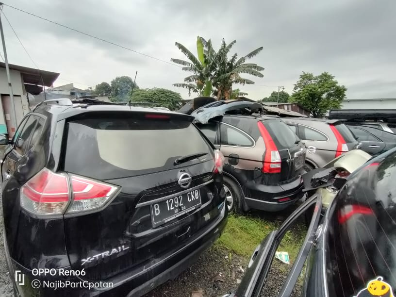 Mobil Bekas Tabrak