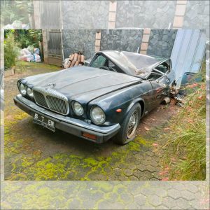 Mobil Bekas Tabrakan Bogor