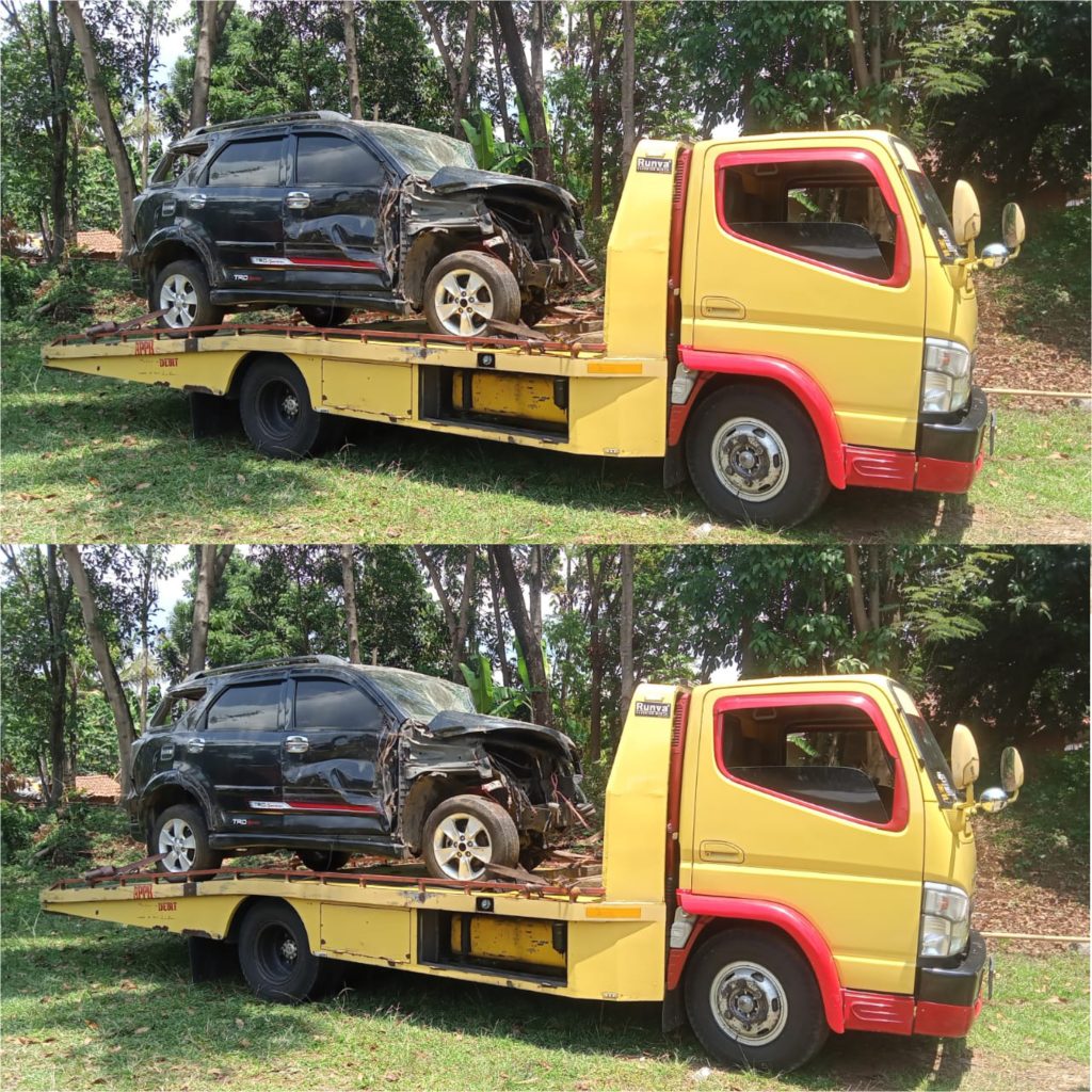 Mobil Bekas Ringsek Bandung