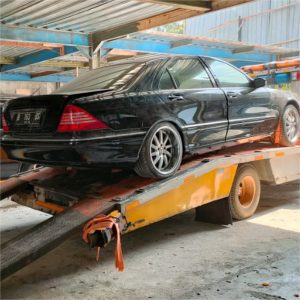 Borong Mobil Bekas Tabrak Cikarang 