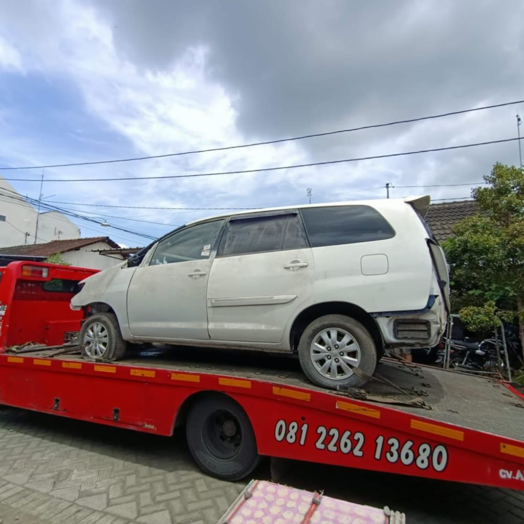 Lelang Mobil Tabrak Cirebon