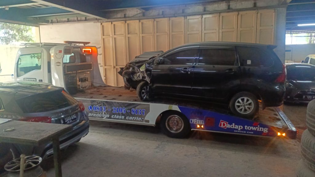 Jual Mobil Tabrakan di Jakarta