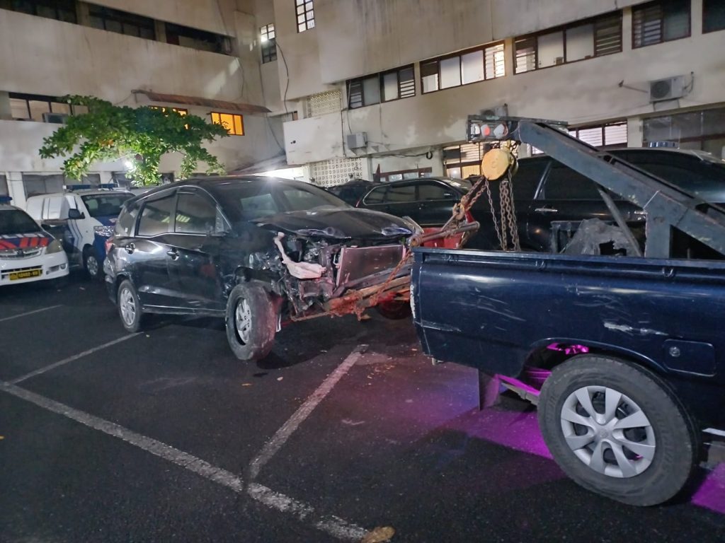 Borong Mobil Bekas Kecelakaan