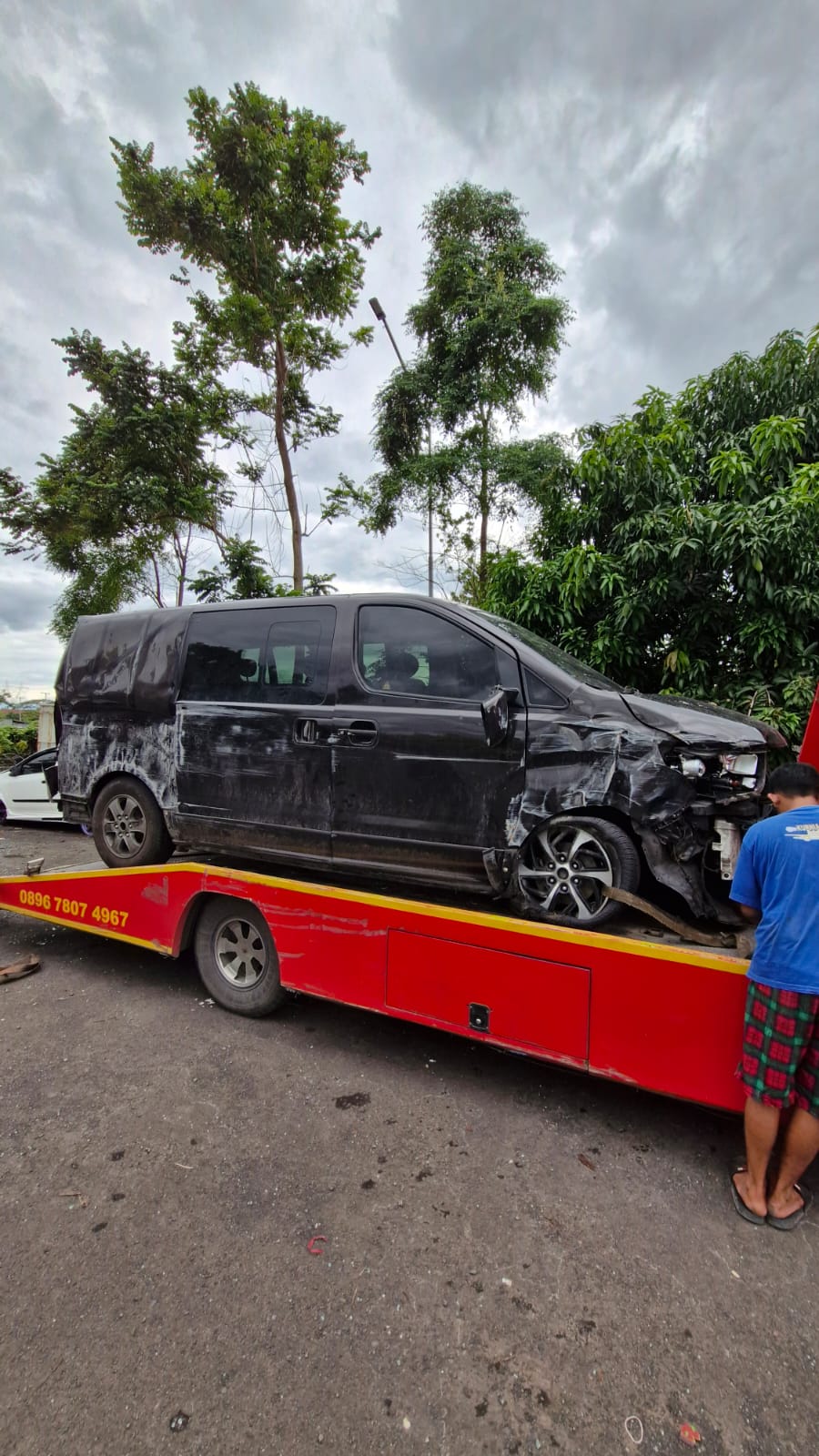 Mobil Bekas Tabrakan di Bogor