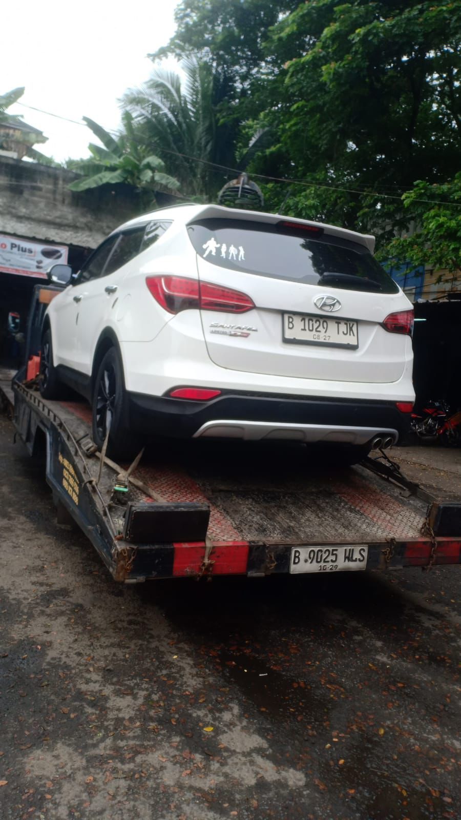 Siap Beli Mobil Tabrak Jakarta
