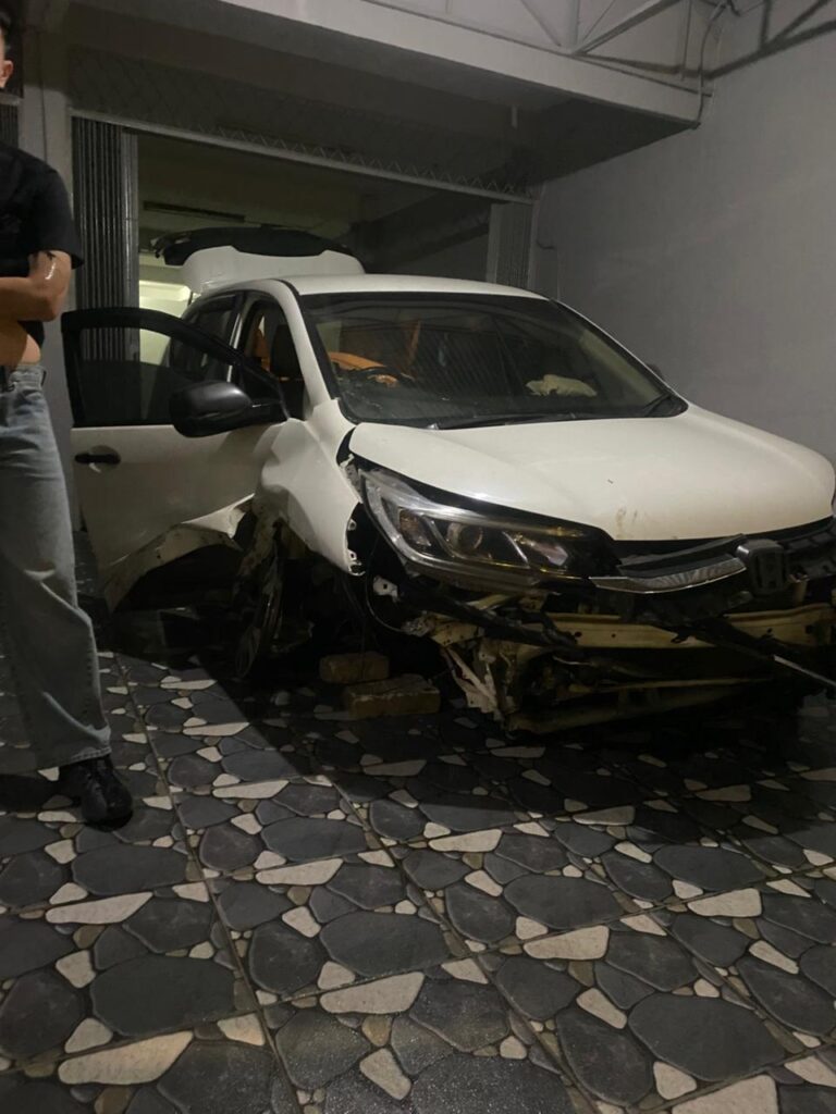 Pembeli Mobil Rusak Dibayar Cash